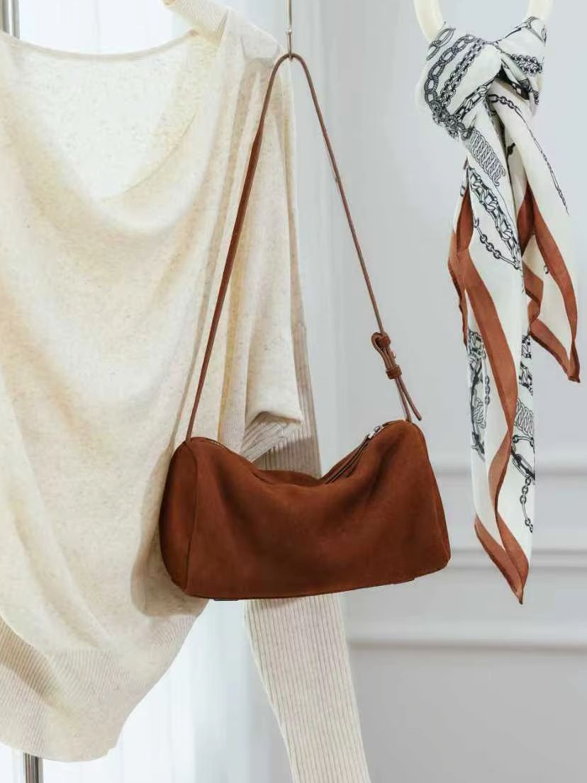 Matte Suede Cow Leather Cylind - Women Bags 2026 Trends recension och pris