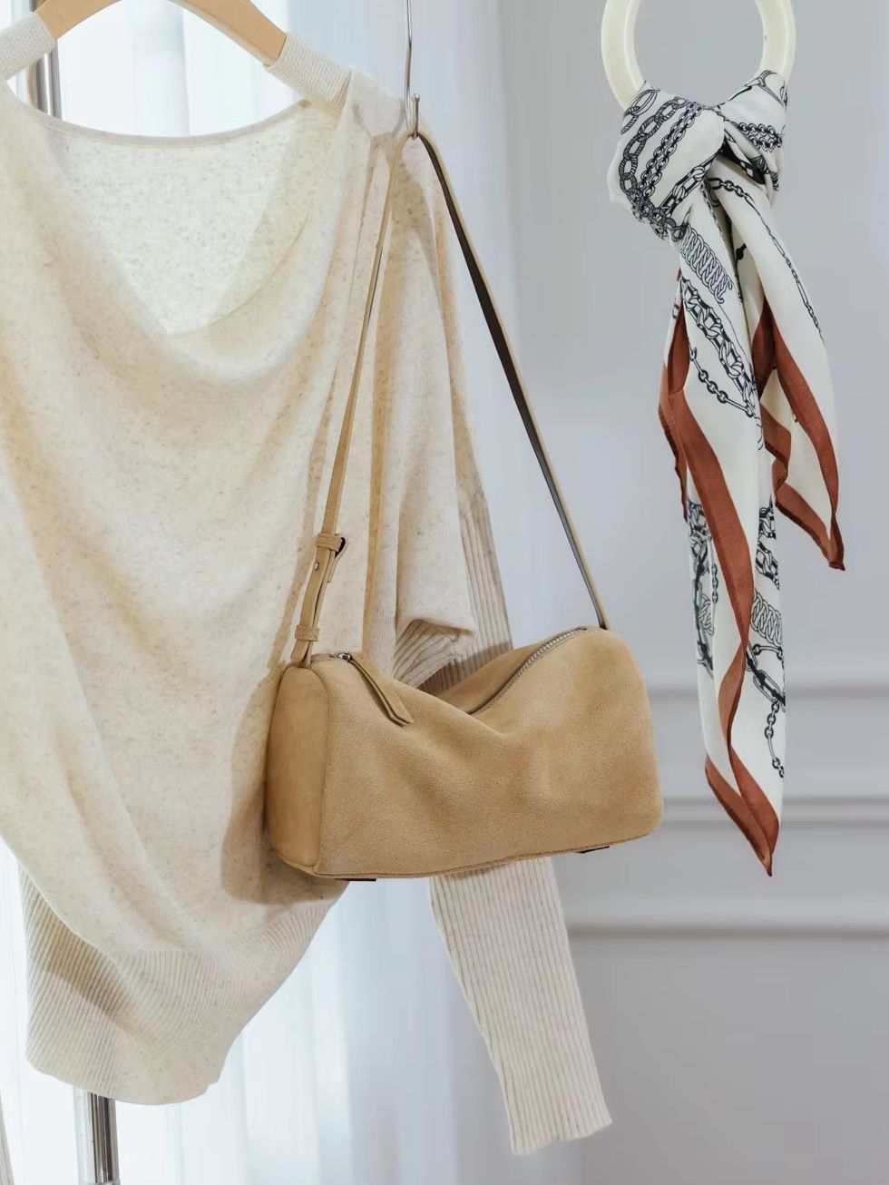 Matte Suede Cow Leather Cylind - Women Bags 2026 Trends recension och pris